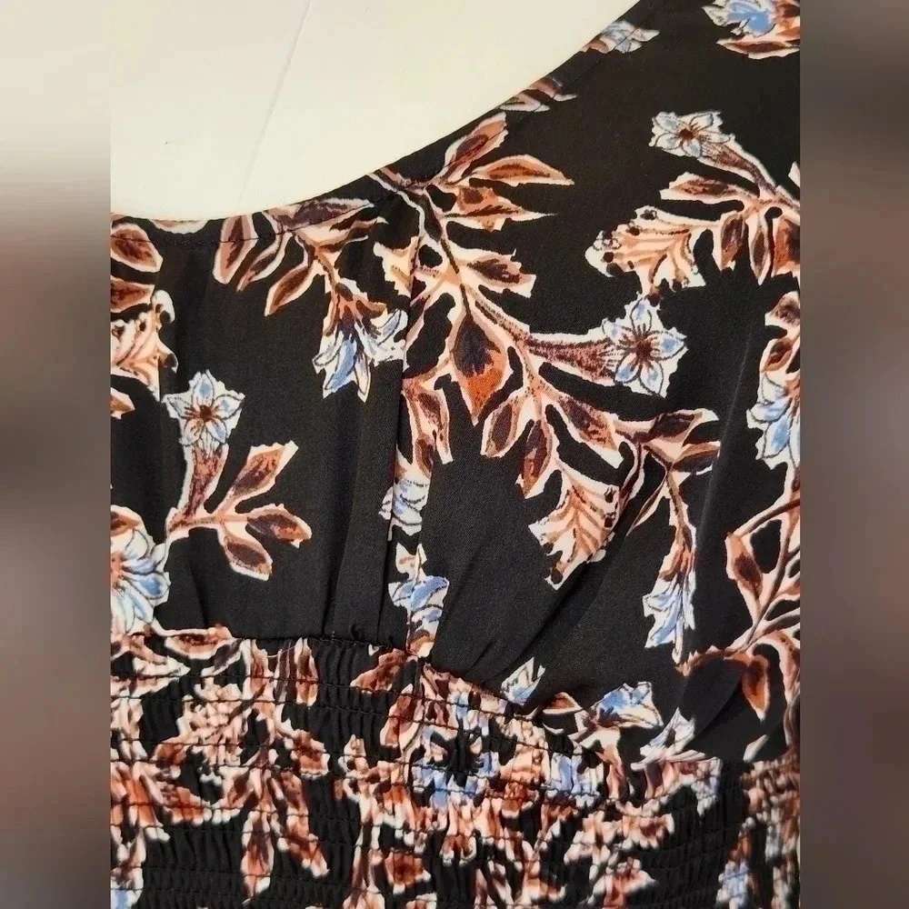 NWT || FREE PEOPLE || Santiago smocked blouse, crop, black, floral, size small